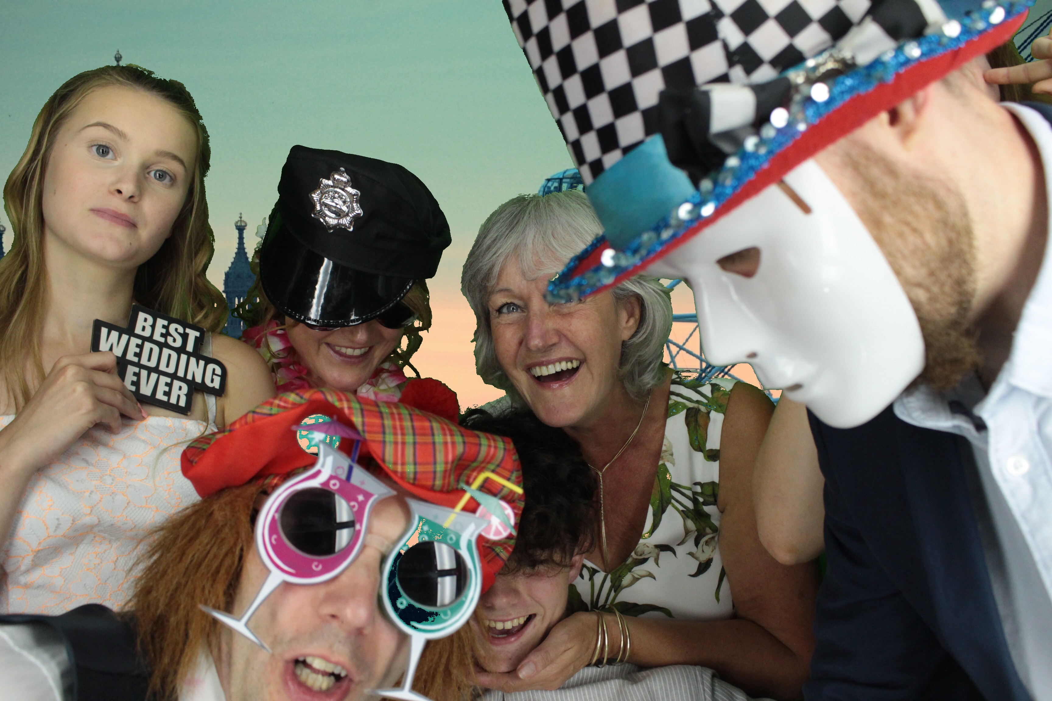 Scott & Tammy's Wedding | View more photos from the event at gallery.myphotoboothexperience.co.uk/u/MyPhotoBoothExperienceLtd/Scott-Tammys-Wedding
